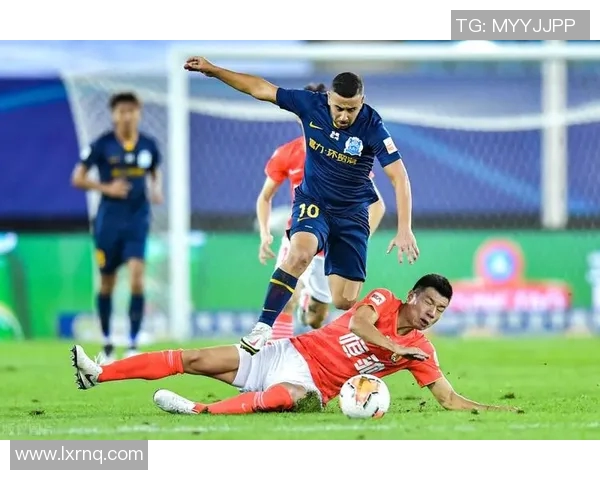 莱比锡RB抢签纽博格，后防再添强援